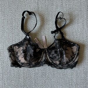 Victoria’s Secret lace bra